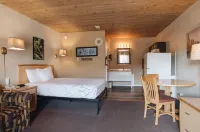 Canadas Best Value Inn and Suites Fernie فنادق في Fernie