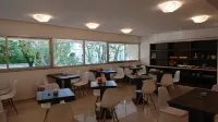 Days Inn & Suites by Wyndham la Plata - breakfast