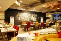 Hotel Dafam Pekanbaru - breakfast
