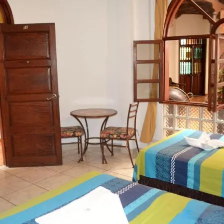 Hotel Villa Florencia Centro Histórico Отели рядом с достопримечательностью «Археологические памятники древнего поселения Хойя-де-Серен»