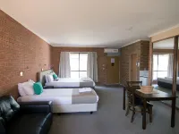 Ashleigh Court Motor Inn Hotels in Mulwala