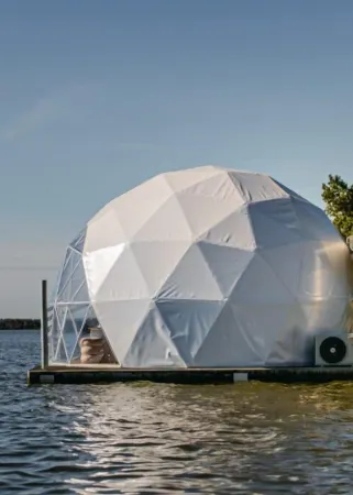 HT Houseboats - Domki na Wodzie - Sauna, motorówka, Rowerki Wodne Отели в г. Koszalinski