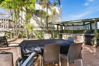 Gladstone CBD Motel Hotel di Calliope