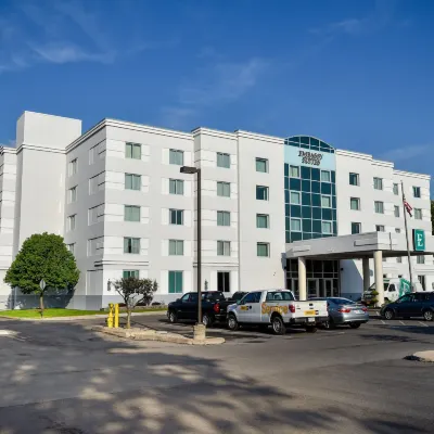 Embassy Suites by Hilton Syracuse Hotels near Syracuse Hancock International Airport
