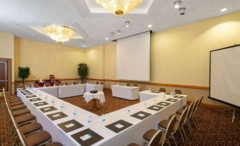 Days Inn & Suites by Wyndham Tallahassee Conf Center I-10