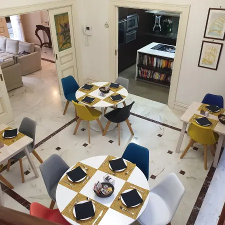 Al Centro Luxury Home