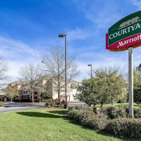 Courtyard Gulf Shores Craft Farms