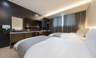 Fine Hotel