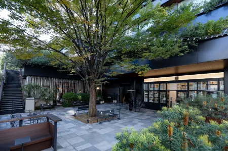 Trunk(Hotel)Cat Street Отели рядом с достопримечательностью «Shinjuku Expressway Bus Terminal»