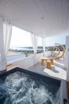 Paros Palace - Hot Tub
