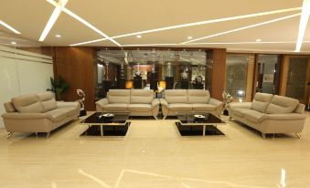 M Crown Hotel