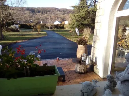 Havre de Paix au Bord de l'Eure Отели в г. Ане