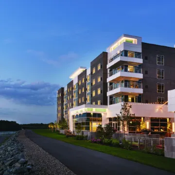 The Landing Hotel at Rivers Casino & Resort