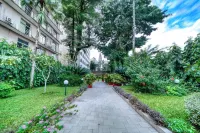 Akwa Palace Douala Hotels near Marche des Fleurs
