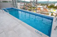 Sonesta Hotel Bucaramanga - ที่มีสระว่ายน้ำ