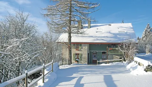 L'Ourserie Bed & Breakfast Hotels in Lugrin