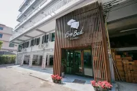 Fine Bed Hotel
