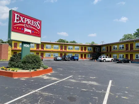 Express Inn Отели рядом с достопримечательностью «Шортаун Баллпарк»