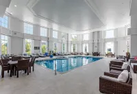 Hilton Columbus at Easton - piscina