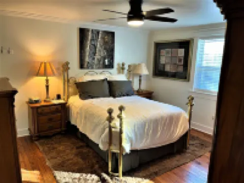 Old Town Charmer Large all new renovation, walk to USM, Zoo and new Water Park!