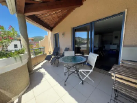 Magnificent T2 in the Heart of Cavalaire, 4 ' Walk from the Beaches of the Center