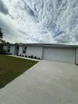 Spacious and private bedroom in a modern new home in Port Charlotte with AC,WiFi 래리 테일러 키와니스 공원 주변 호텔