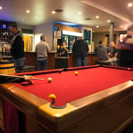Sporties Hotel Отели рядом с достопримечательностью «Городские часы»