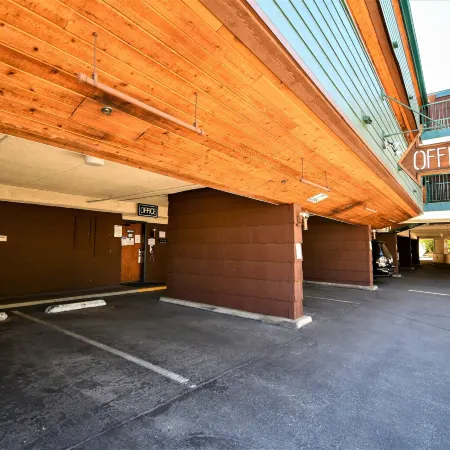 Snow Lake Lodge