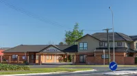 Albert Court Motor Lodge Hotels near Wintec Hamilton City Campus