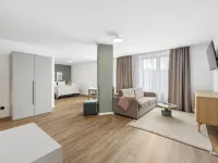 Limehome Düsseldorf Bahlenstr. Hotels near Benrath