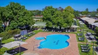 Alzburg Resort - 4-Star