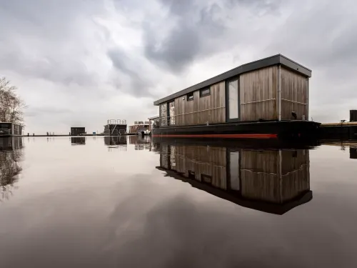 Houseboat in Offingawier with Sea View