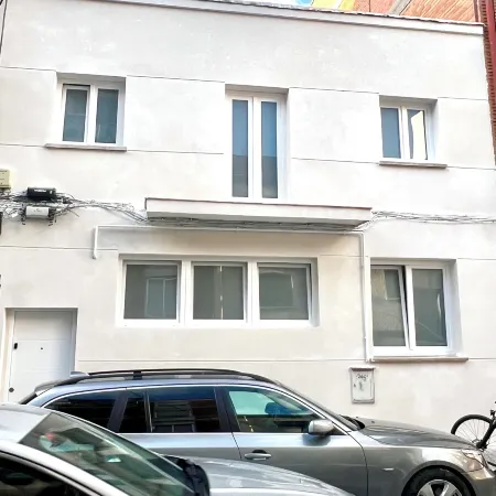 Hostel Oasis Отели рядом с достопримечательностью «Карабанчель»