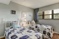 Convenience Direct Oceanfront Condo with Private Balcony