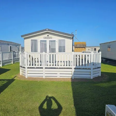 Luxury Chichester caravan Seaside Retreat