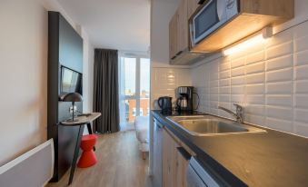 Nemea Appart Hotel Coliseum Amiens Centre