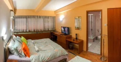 Room in Guest Room - Hotel Square Macedonia Hotels near Old Bazaar - Skopje Old Town