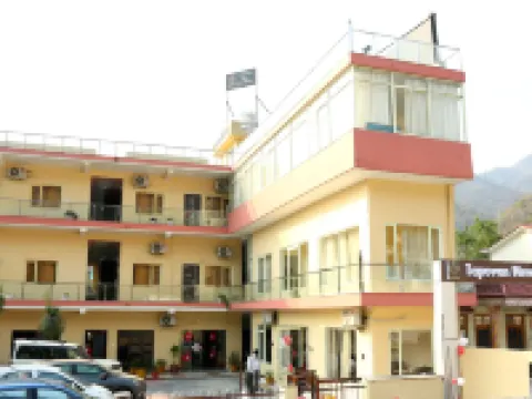 Tapovan New Residency - 5 Minutes Walk to Laxman Jhula Hotels in Pauri Garhwal
