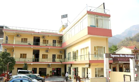 Tapovan New Residency - 5 Minutes Walk to Laxman Jhula Отели рядом с достопримечательностью «Eden Rock River Resort»