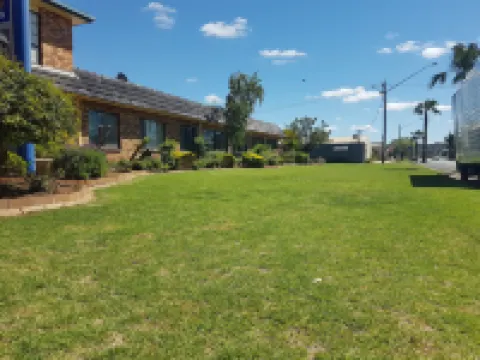 Acacia Motel