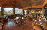 Posada de la Mision, Hotel Museo y Jardin - breakfast