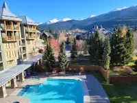 Cascade Lodge - Studio Suite Hotels in Whistler