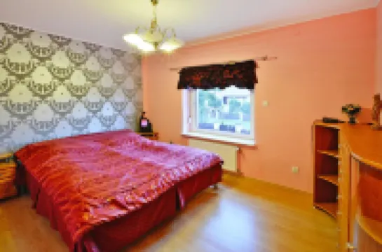 Comfortable Lakeside House, Private Garden