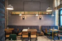 Alley Rooms - breakfast