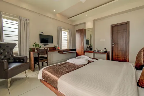 Hotel J N Stay
