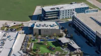 Denizen Hotel - parking
