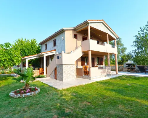 Apartment 1665 Hotels in Peroj