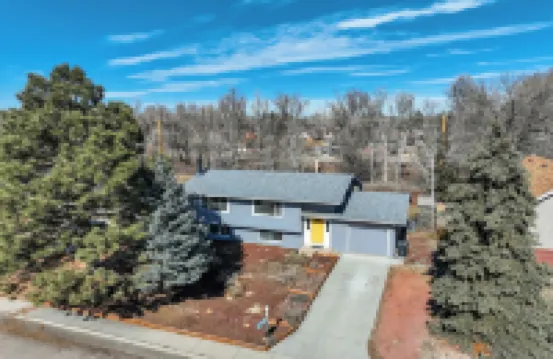 Colors of Colorado Parks & Trails Dog-Friendly