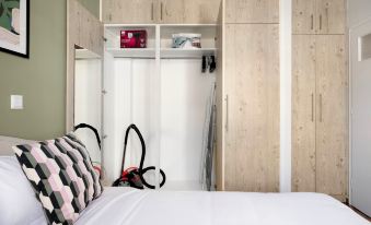 Dew 1-Bedroom Apartment in Athens