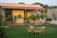 Elivaas Signature 5 BHK with Pvt Pool & Garden - Zenora - Villas